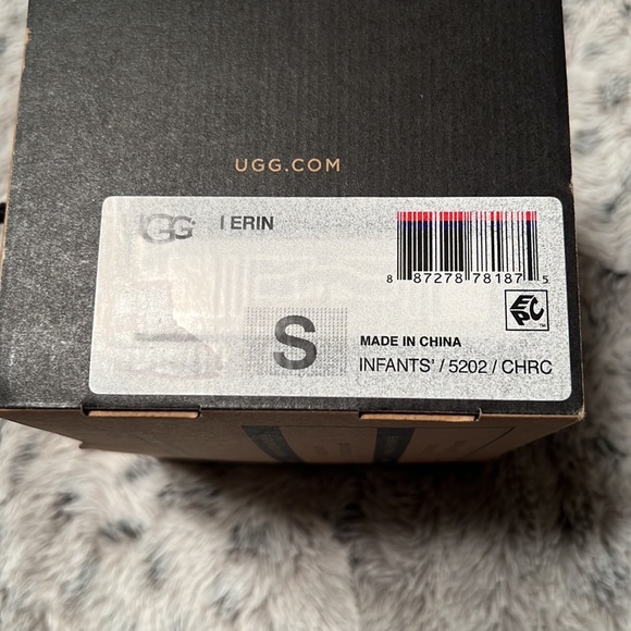Brand New In Box : infant Ugg Erin Boots Small - Picture 2 of 3